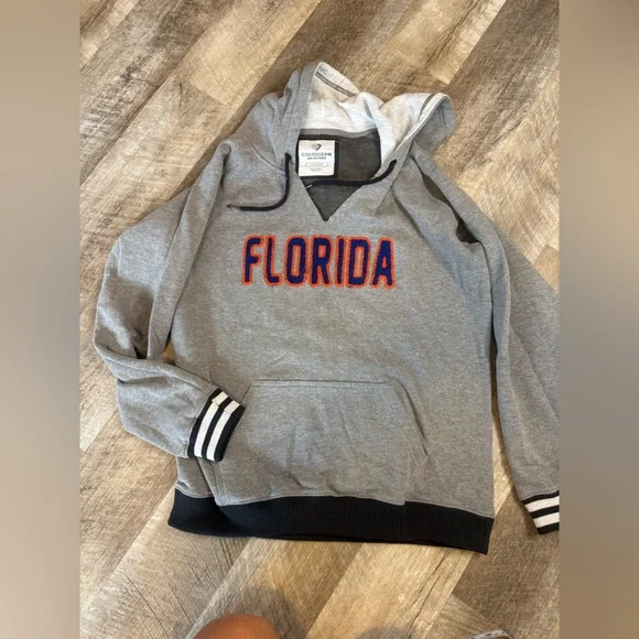 Colosseum Florida Gators grey hoodie, v-neck size XL, puffy stitched lettering - Picture 4 of 16